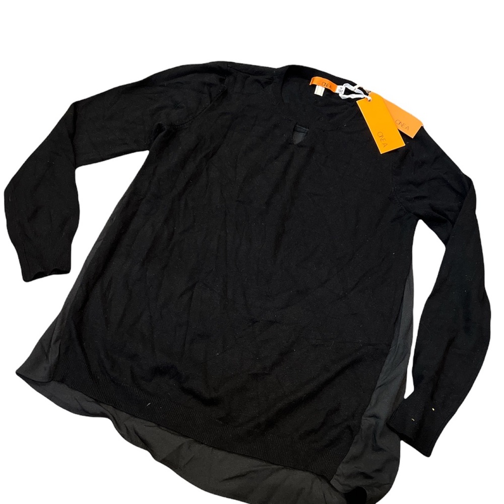 NWT ONE A SWEATER
